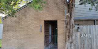 College Station, 2-bedroom, 1-bath - fenced in yard - Duplex for lease. Gallery 1