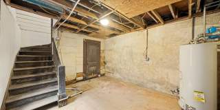 CHARMING 4-BEDROOM HISTORIC HOME IN TOBIN HILL Gallery 24