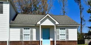 End Unit with Fenced Yard! Gallery 1