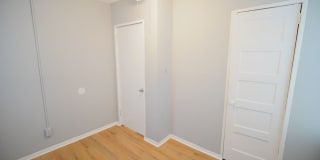 Charming 2 Bed / 1 Bath Cottage Gallery 17