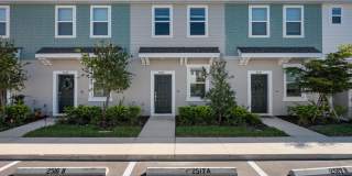 BEAUTIFUL 2 BEDROOM 2.5 BATHROOM TOWNHOME LOCATED IN THE HIGHLY SOUGHT AFTER SKY RANCH COMMUNITY! Gallery 1