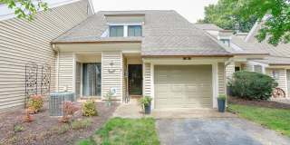 Lovely low maintenance Winster Fax condo on golf course in Kingsmill! Gallery 1