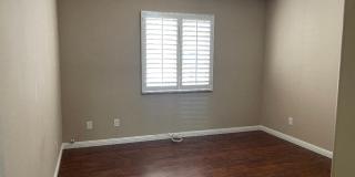 SPACIOUS 3BR/2.5BA EASTSIDE TOWNHOME FOR LEASE Gallery 13