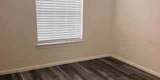 2516 Country Club Drive Gallery 21