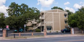 202 E 45th St Apt 203 Gallery 1