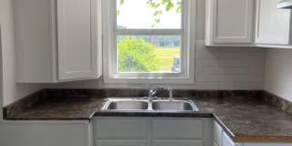 Bright & Inviting 2-Bedroom Home with Large Backyard - $1249.00 Gallery 4