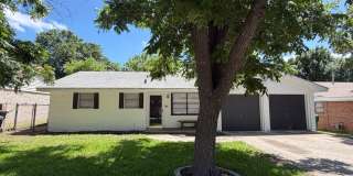 3/2 in Temple with Lovely trees Gallery 1
