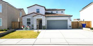 Smart 5-Bedroom Home with Solar + Tesla Powerwall in Gossamer Grove Low electricity cost! Gallery 1