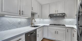 Noe Valley/Dolores Heights: Luxury Condo w/ Expansive Private Deck & 2 Car Parking Gallery 15