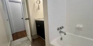 FULLY FURNISHED 2/2 OLD NE BUNGALOW - lease term through March 2027 Gallery 34