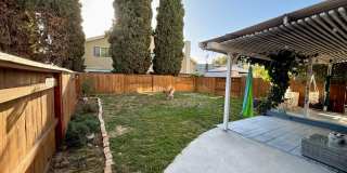 Move in Ready 3bed/3bath, beautiful backyard Gallery 25