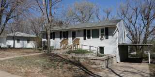 Amazing 4 bedroom 2 bathroom house located in quiet Manhattan neighborhood Amazing 4 bedroom 2 bathroom house located in quiet Manhattan neighborhood Gallery 1