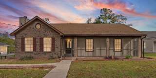 Charming Fairhope Home for Rent – Convenient Location & Great Outdoor Space! Gallery 1