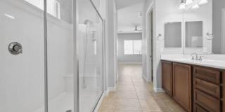 4 Bedroom + Den Single Family in Peoria Gallery 19
