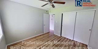 Adorable 2 BD/1 BA Duplex with Covered Back Patio Gallery 12
