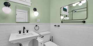 Castro/Eureka Valley: Top Floor Flat w/ in-unit W/D & Shared Yard Gallery 39