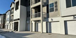 Gorgeous Condo! Gallery 1