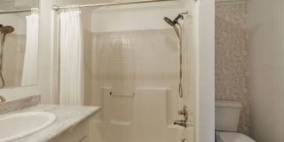 2084 Broad Street Gallery 10