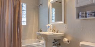 5121 Tipton Street Gallery 13