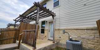 3/2.5/1.5 Fourplex with Granite Countertops, 9ft Ceilings, Fridge, Washer, Dryer / NBISD Gallery 21