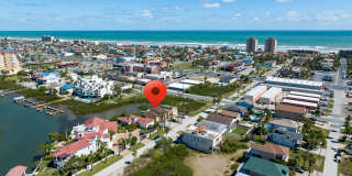 208 W Saturn Ln Gallery 34