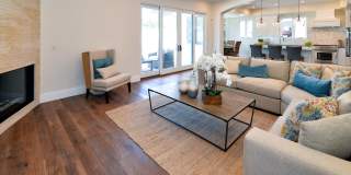 NEW 5 bedroom 4.5 Bath with Pool Gallery 14