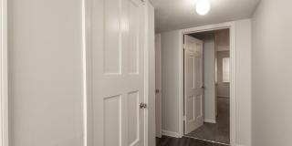 Colonial Apartments Gallery 85