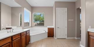 Welcome to this inviting Phoenix Rental - Available! Gallery 41