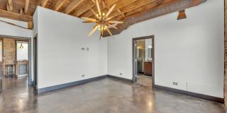 2419 W 14TH Street Gallery 23