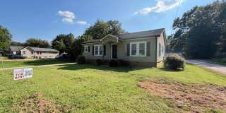 Spacious 3-Bedroom Home with Large Yard & Basement Storage Gallery 1