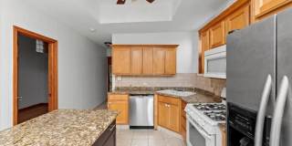 1707 N Fairfield Gallery 7