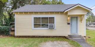 Adorable 1 bed, 1 bath Home Available in the Saint Streets! Gallery 1