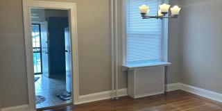 Spacious Rooms! Finished Basement! W/D! Available Now! Gallery 4
