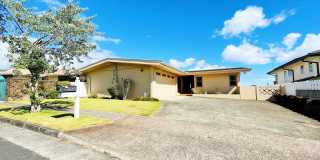 Panoramic Views from Executive Home near Tripler & Kaiser Hospitals Gallery 1