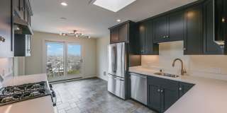 Panoramic SF Views, Elevated Cul-de-Sac Home in Eureka Valley Gallery 7