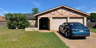 3 Bed 2 Bath Home in Expressway Village! Gallery 1