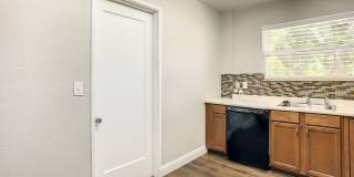 Charming Three bedroom one bath with huge backyard Gallery 24