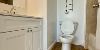 Convenient 2/2/1 with Lanai Gallery 44