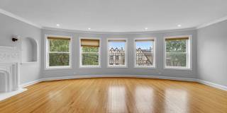 6144 N Washtenaw Ave Gallery 6