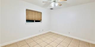 527 NE 24th Place Gallery 11