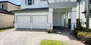 3616 NE 3rd Ct Gallery 1