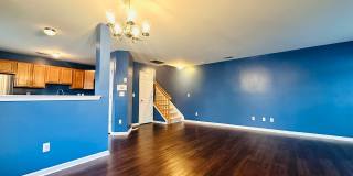 End-Unit 3BR Townhome Minutes to NCSU, Downtown & Crossroads Gallery 5