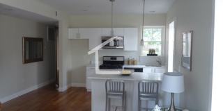 Nice 3 bed in Brookline Gallery 18
