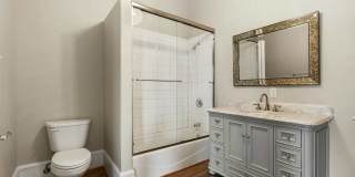 202 on The Square Gallery 5