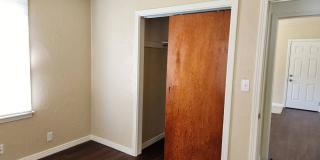 5108 N. Beaver Gallery 13