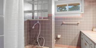 House Close To Campus! Gallery 21