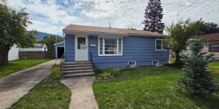 Charming House with Detached Garage Charming House with Detached Garage Gallery 1