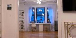 551 West Wellington Avenue Gallery 1