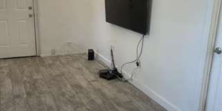 Minutes to U of A Duplex Gallery 11