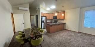 Spacious Upstairs 2 Bedroom Apartment with Private Deck, In-Unit Washer/Dryer & Reserved Parking! Gallery 13